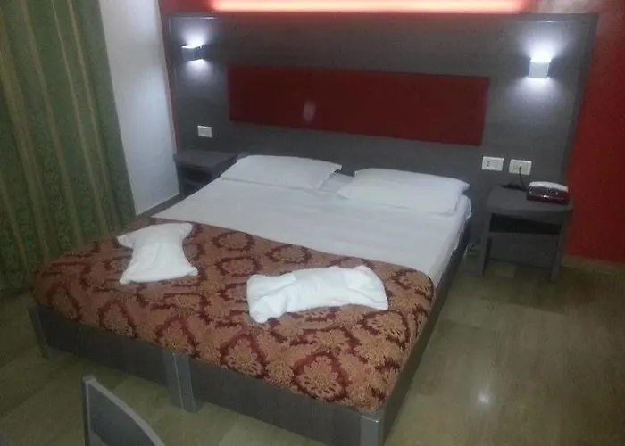 Center 2 Hotel 3*
